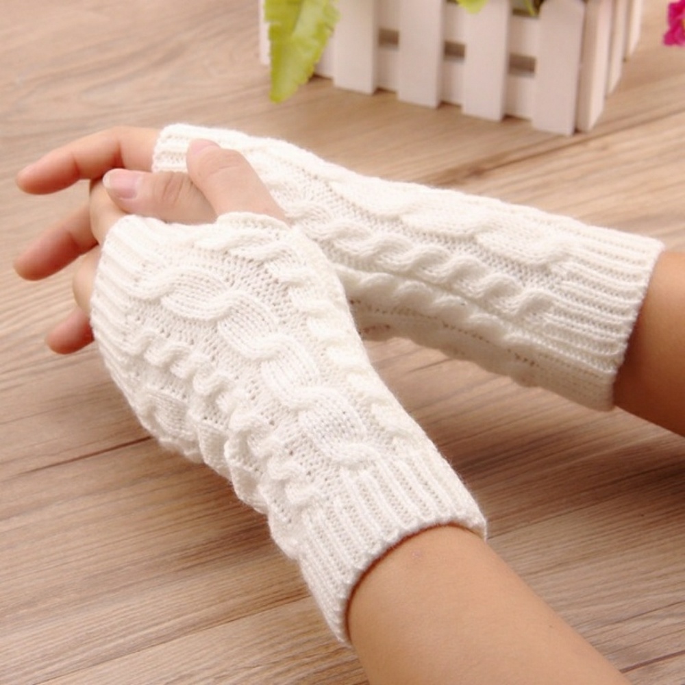 NWT Women Hand Gloves 